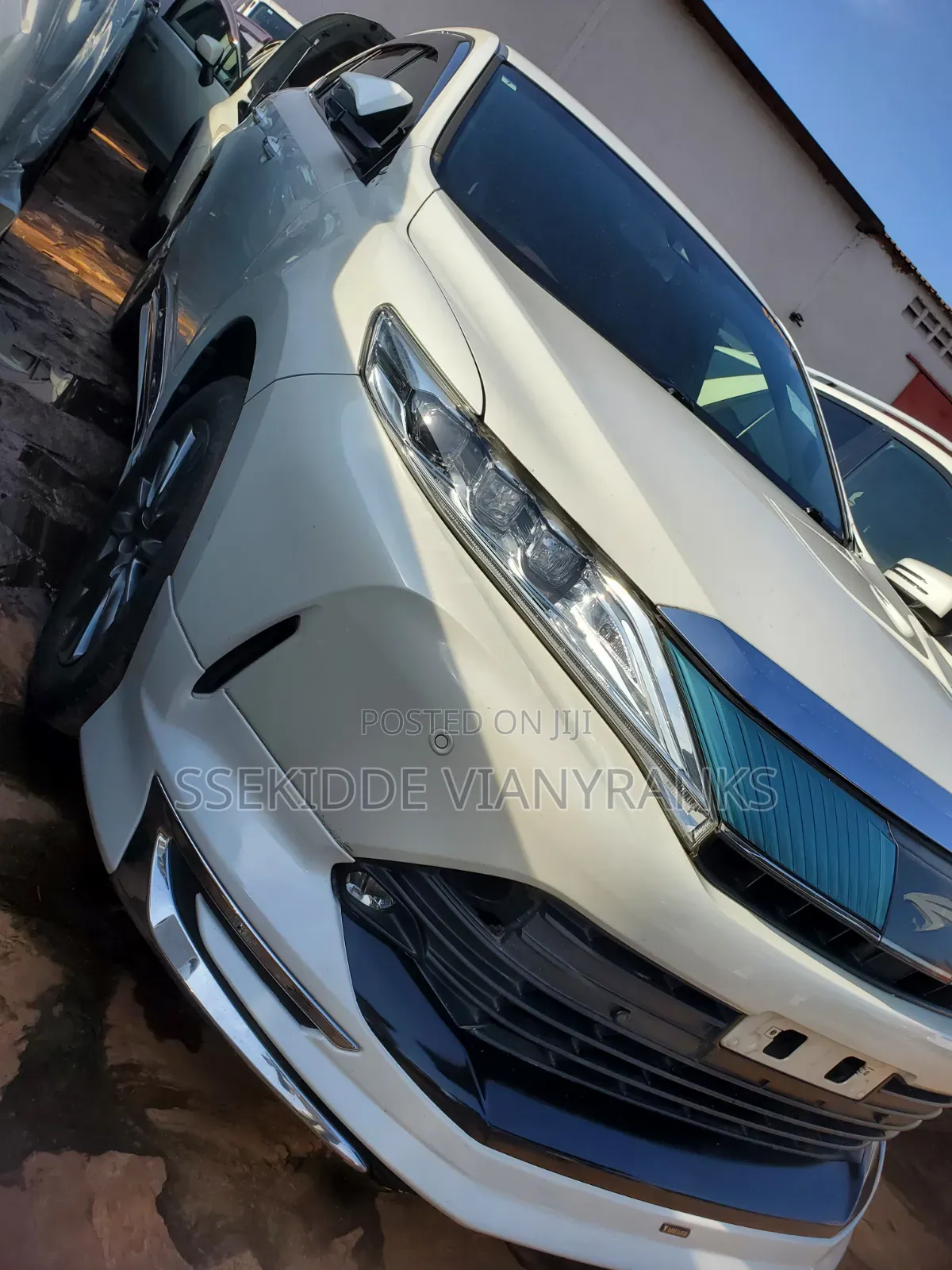 Toyota Harrier 2.0 2017 White