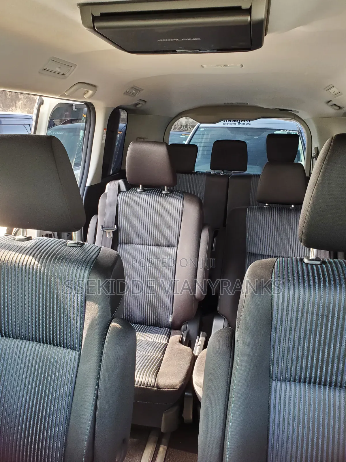 Toyota Noah 2.0 AWD (8 Seater) 2016 White