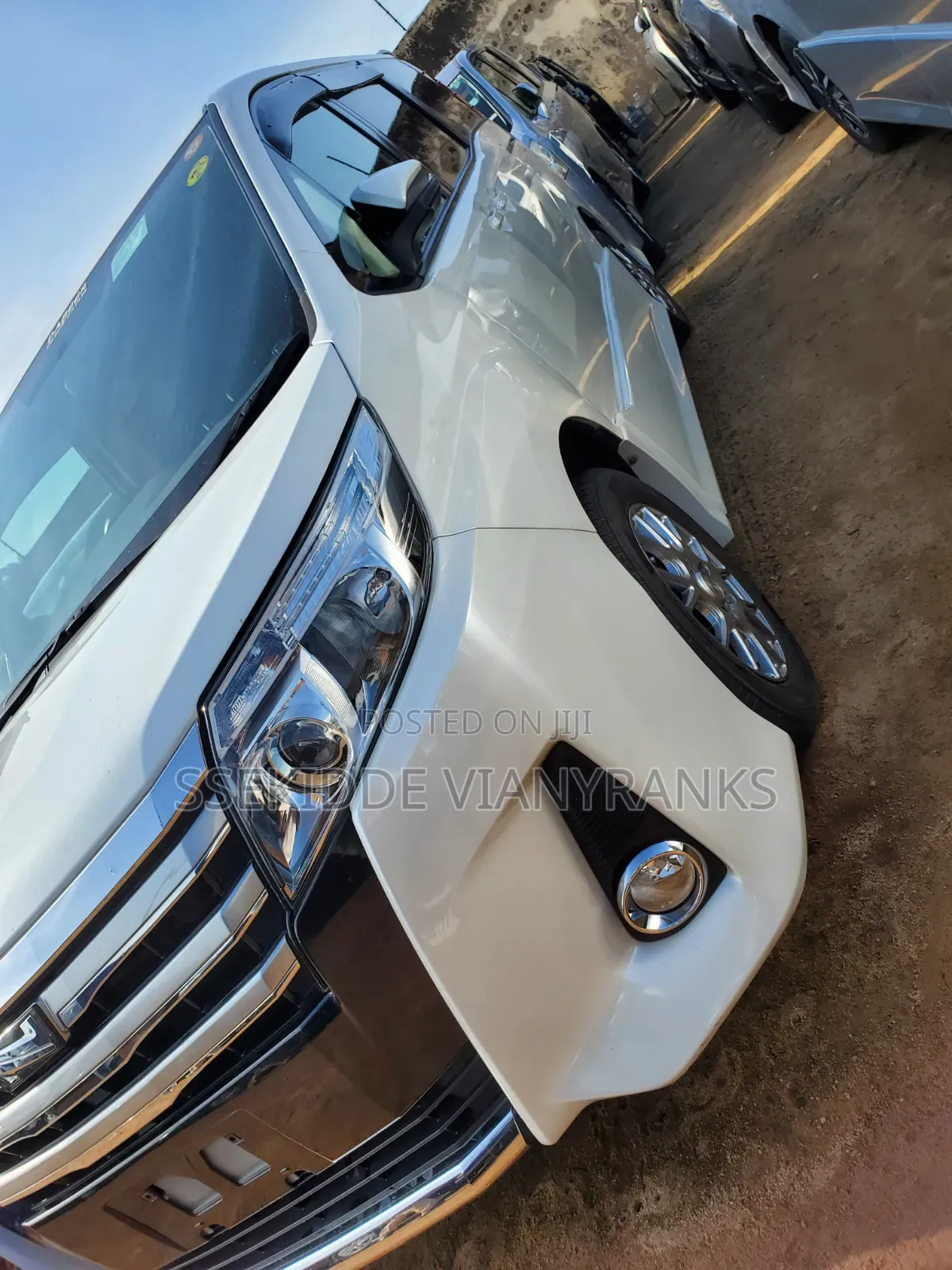 Toyota Noah 2.0 AWD (8 Seater) 2016 White