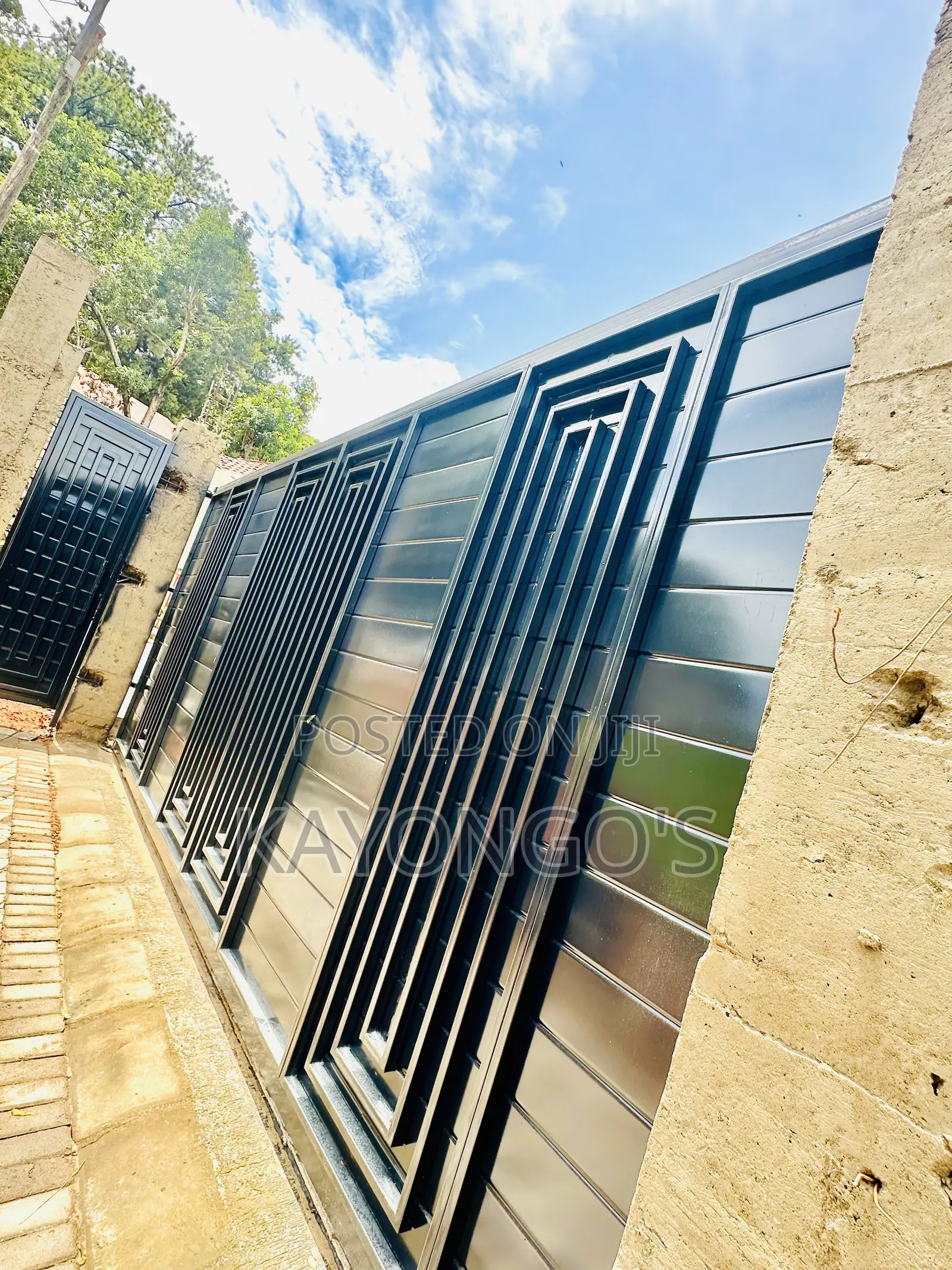 Gate Metal Sliding