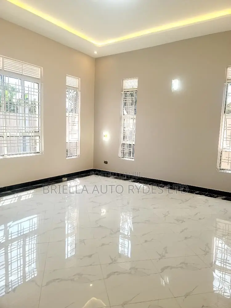4bdrm Bungalow in Ssisa for sale