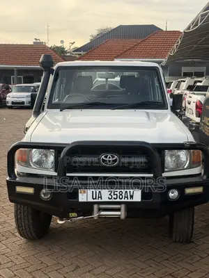 Toyota Land Cruiser 4.0 V6 GL 2015 White