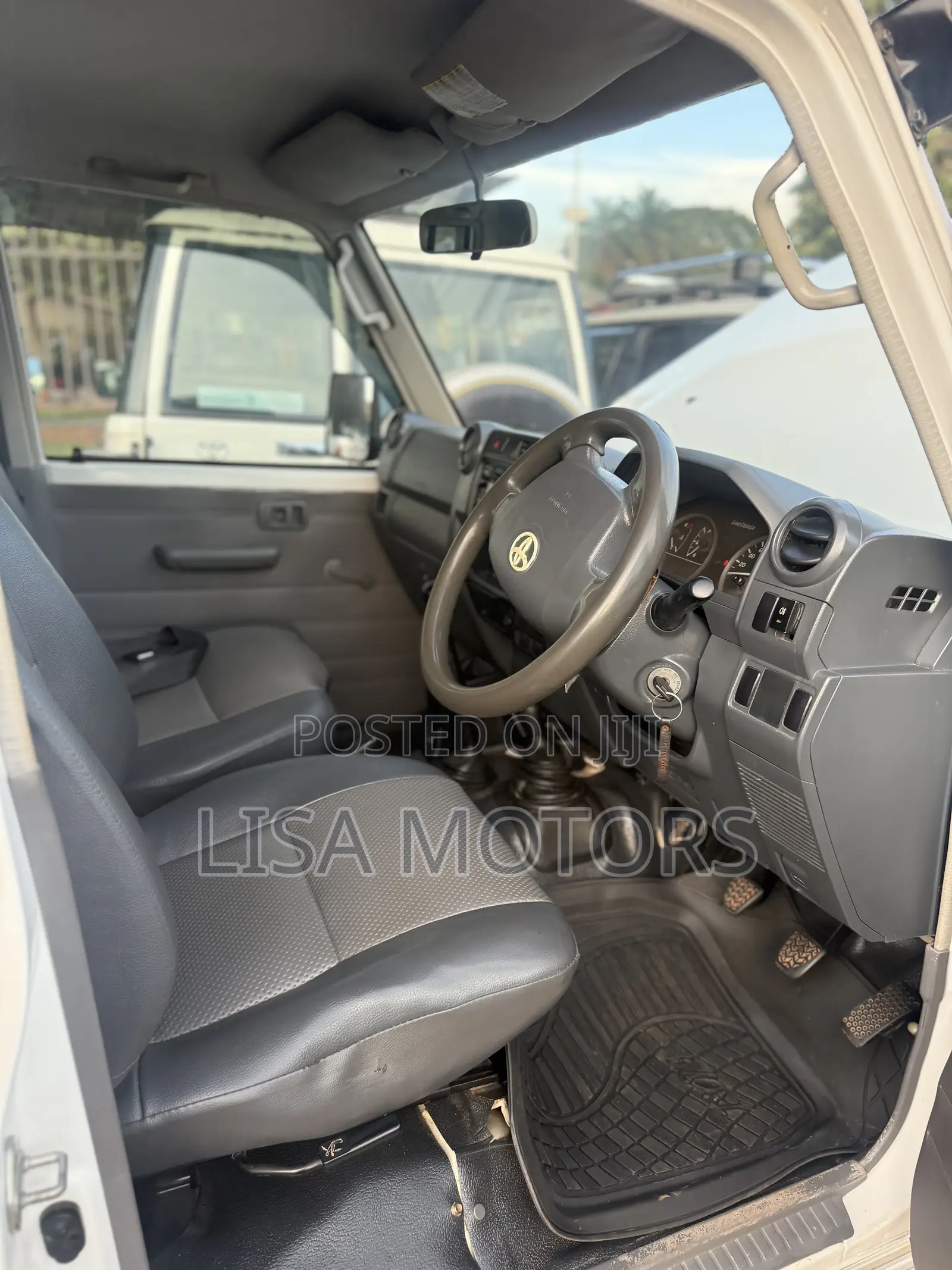 Toyota Land Cruiser 4.0 V6 GL 2015 White