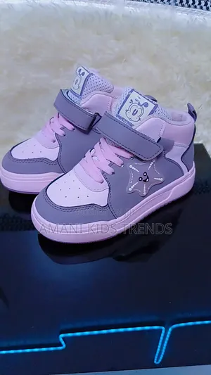 Bobdog Girl's Shoe