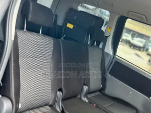 Toyota Noah 2.0 158hp AWD (7 Seater) 2012 Teal