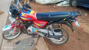 Bajaj Boxer 125 2024 Red