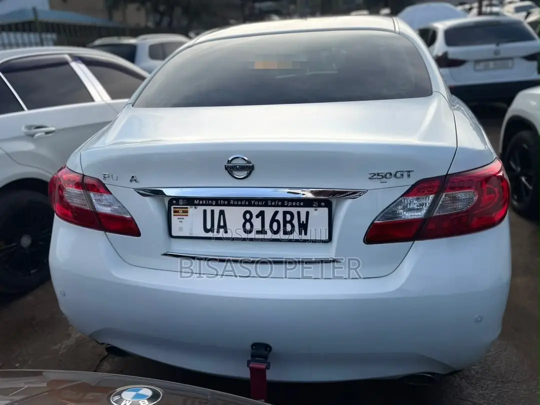 Nissan Fuga 2012 White