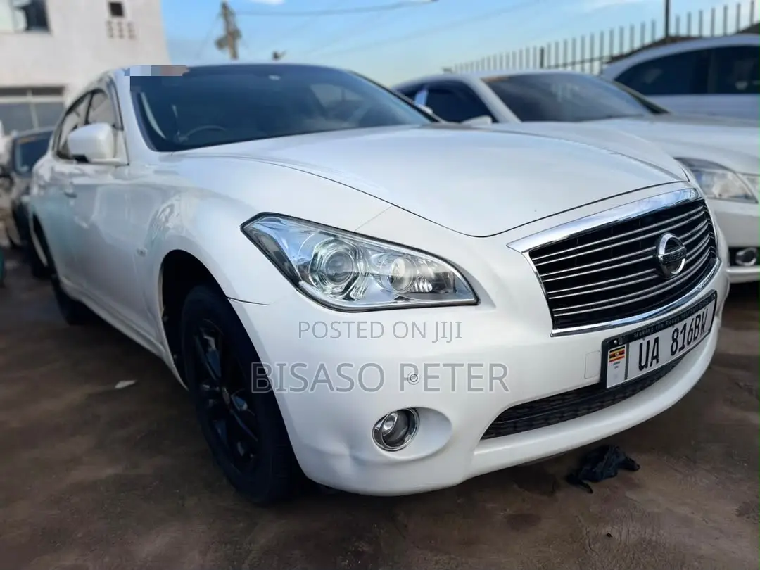 Nissan Fuga 2012 White