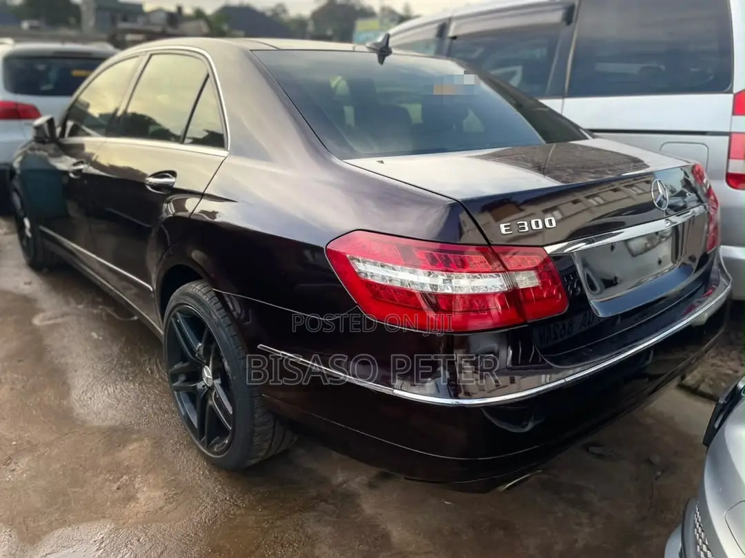 Mercedes-Benz E300 2011 Black