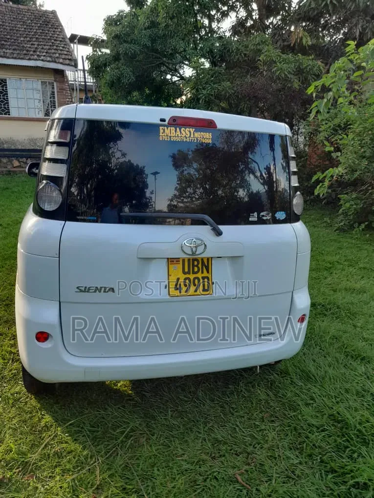 Toyota Sienta 2008 Off white