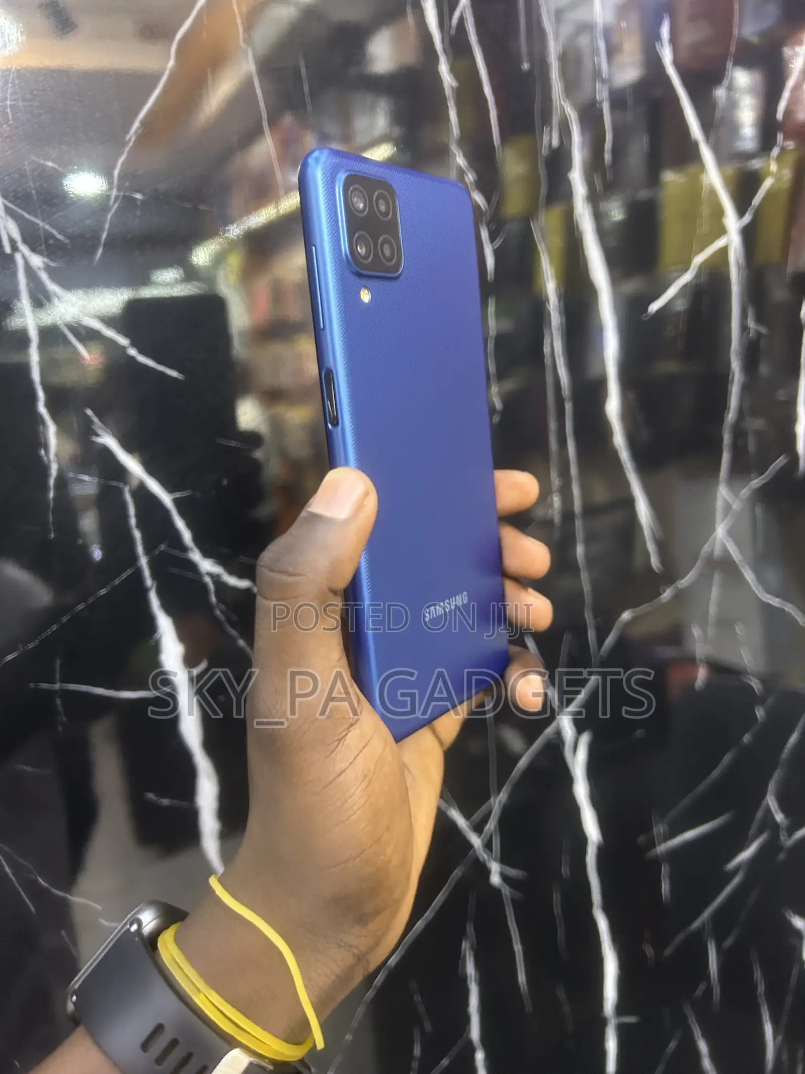 New Samsung Galaxy A12 64 GB Blue