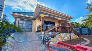 4bdrm House in Kayunga~Wakiso Along for sale