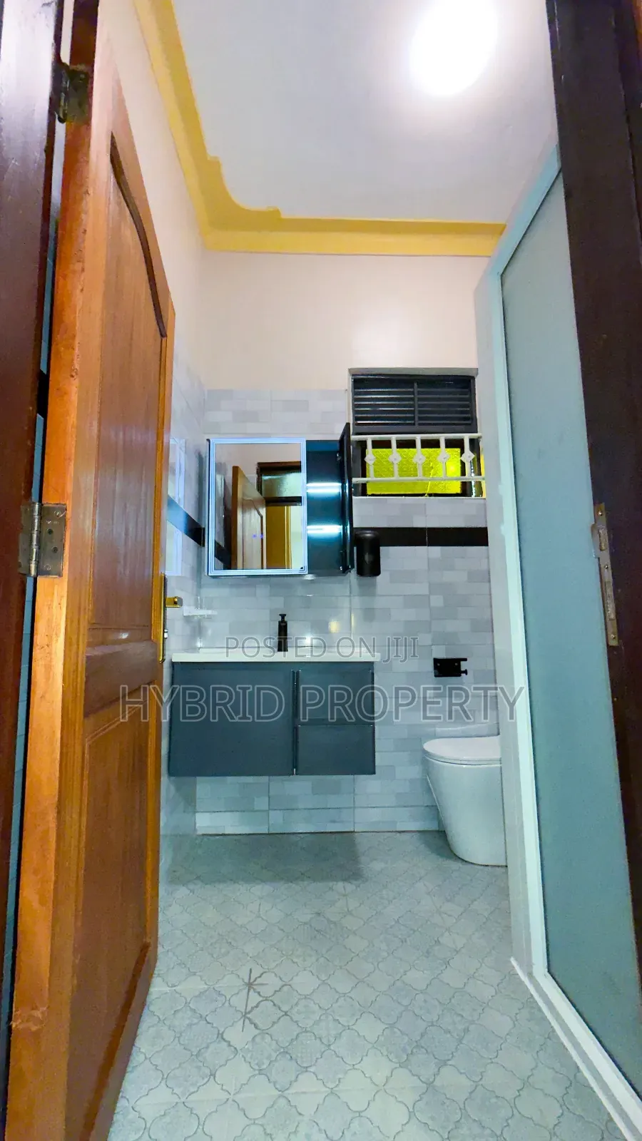 4bdrm House in Kayunga~Wakiso Along for sale