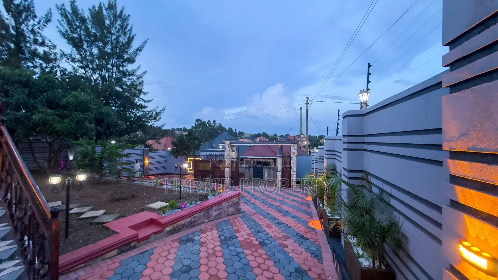 4bdrm House in Kayunga~Wakiso Along for sale
