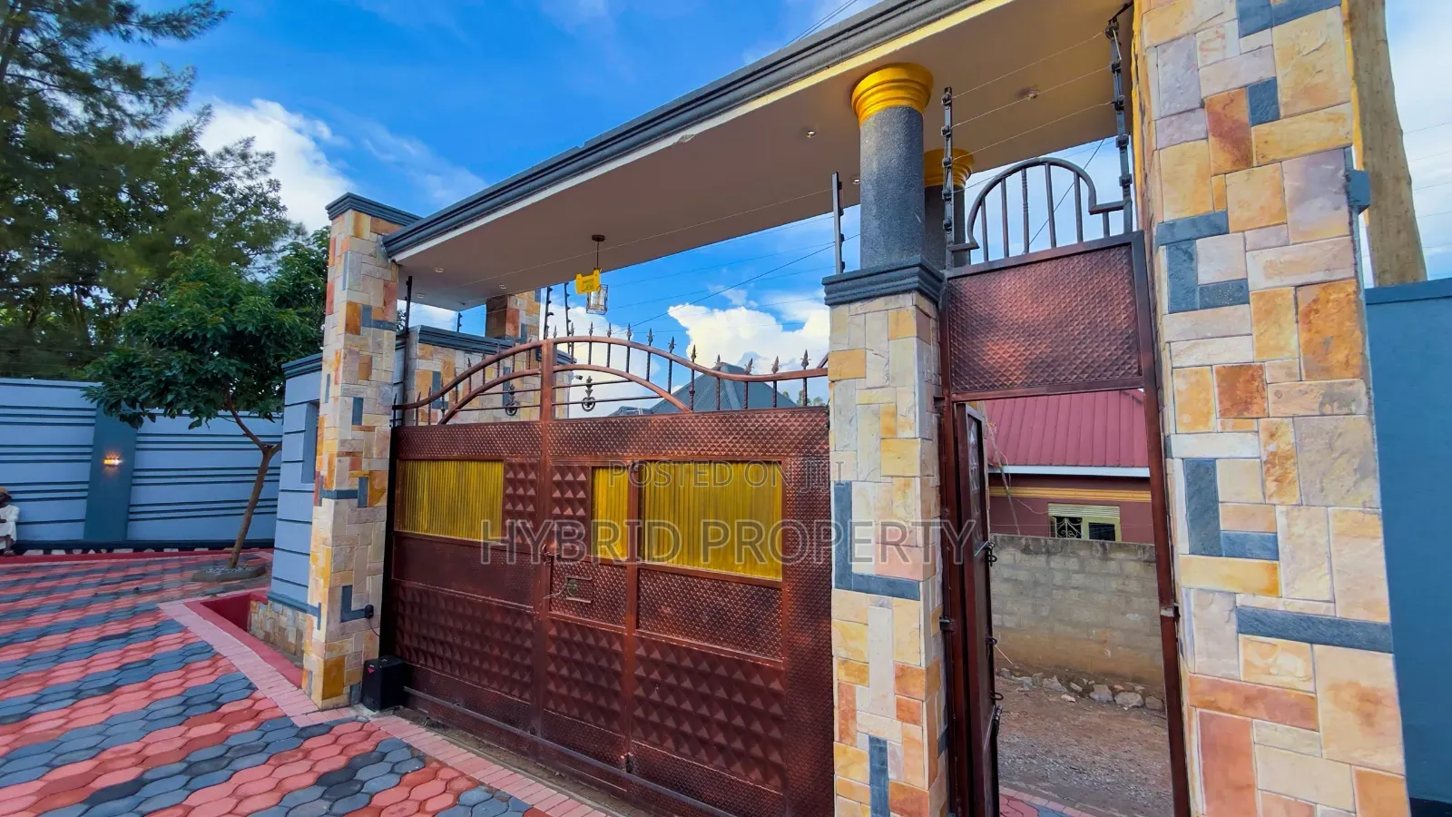 4bdrm House in Kayunga~Wakiso Along for sale