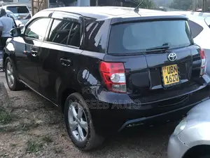 Toyota IST 2009 Maroon