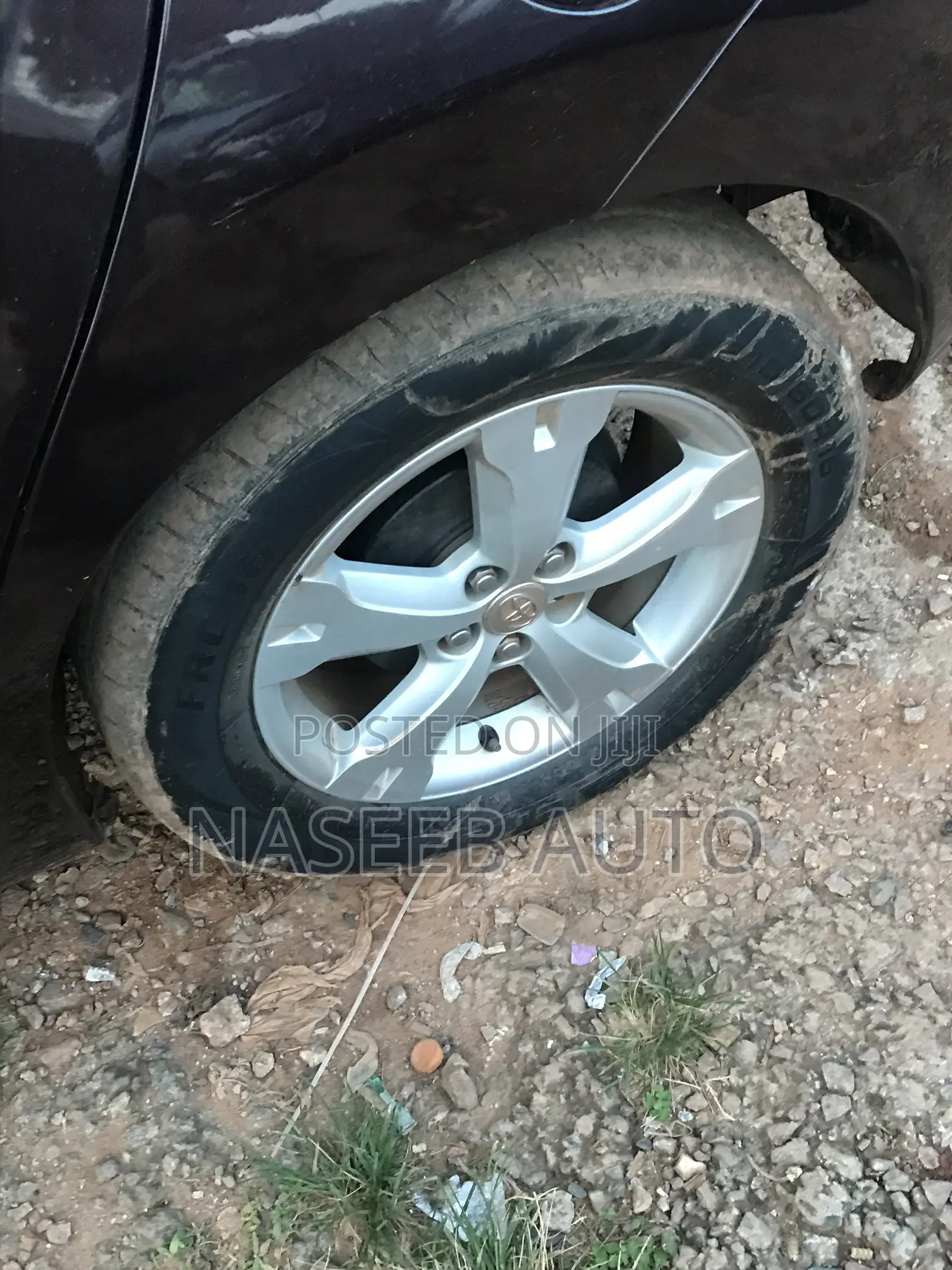 Toyota IST 2009 Maroon