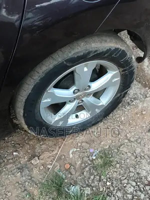 Toyota IST 2009 Maroon