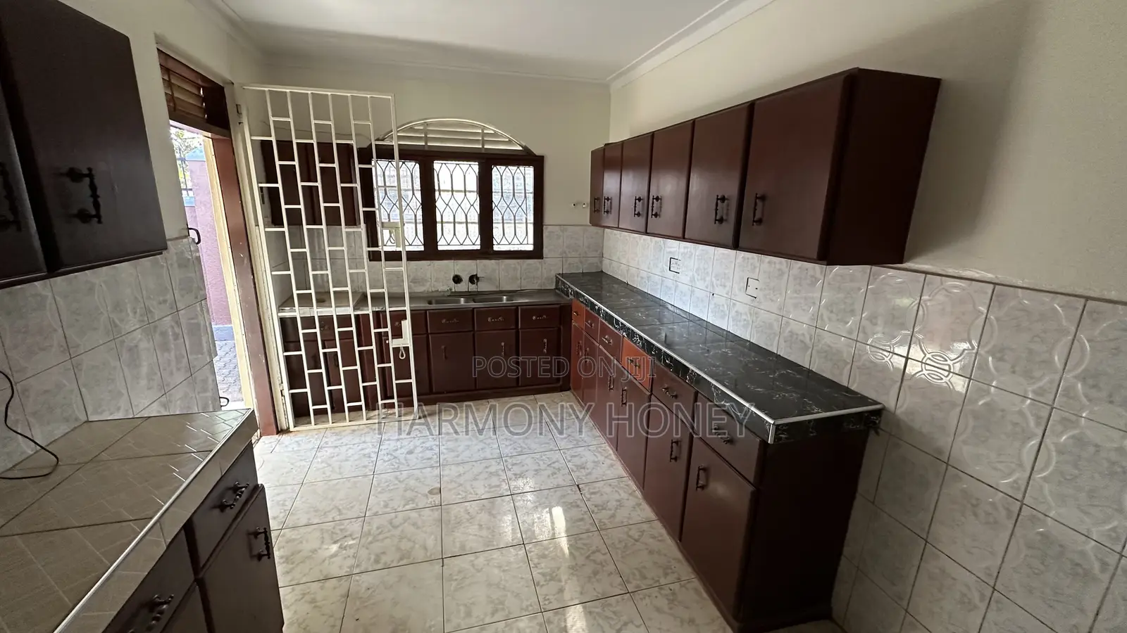 3bdrm House in Wakiso / Wakiso for sale
