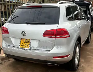 Volkswagen Touareg VR6 Lux 2012 Silver