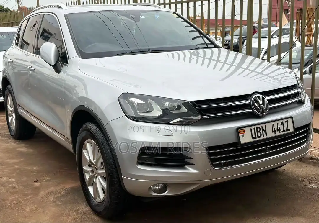 Volkswagen Touareg VR6 Lux 2012 Silver