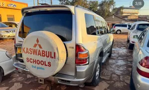 Mitsubishi Pajero 2009 Silver