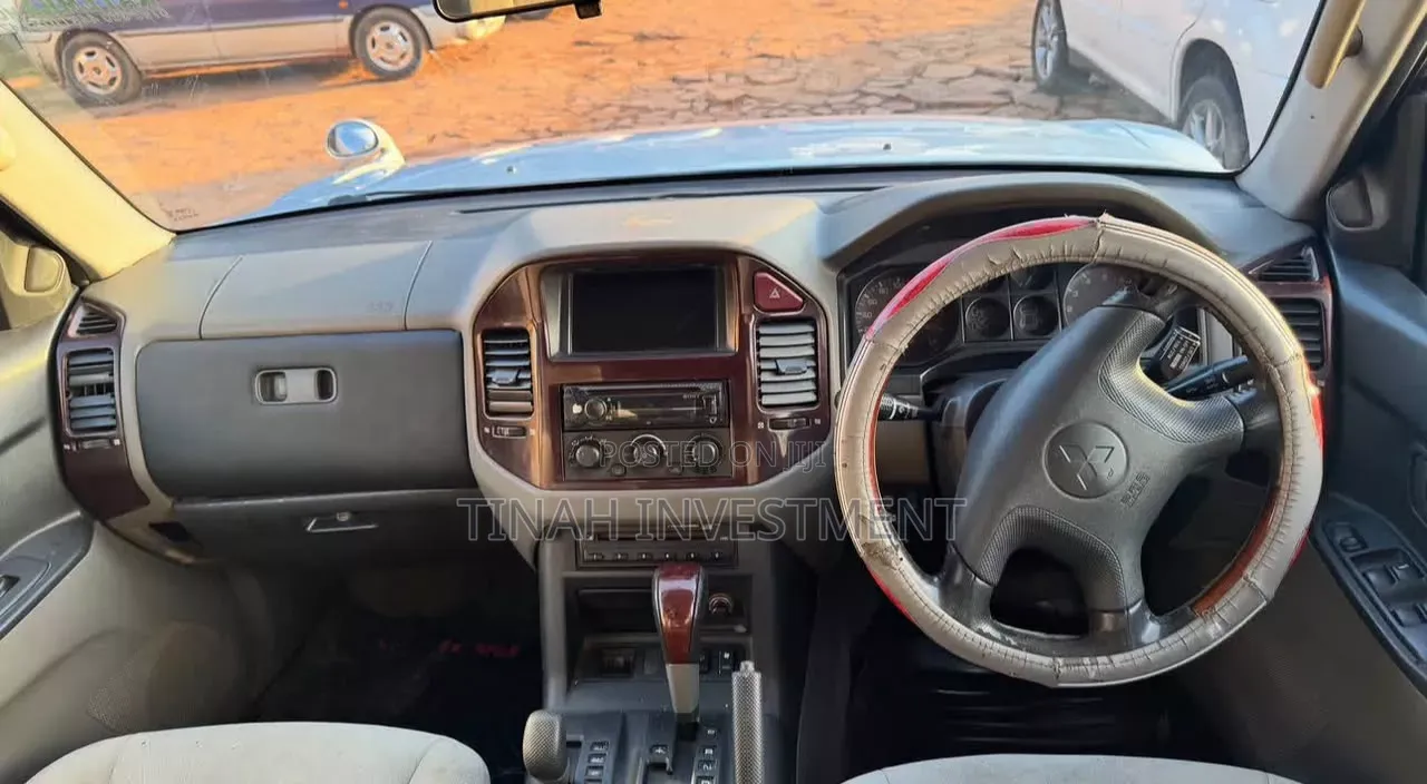 Mitsubishi Pajero 2009 Silver