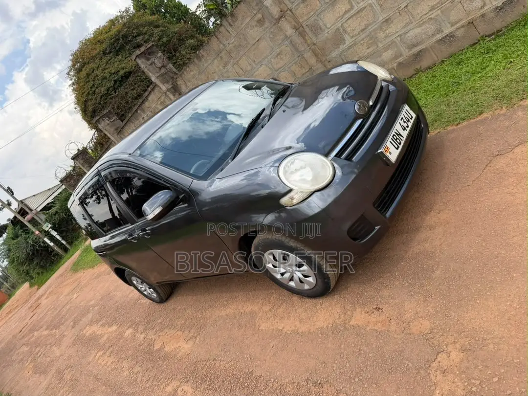 Toyota Sienta 2008 Gray