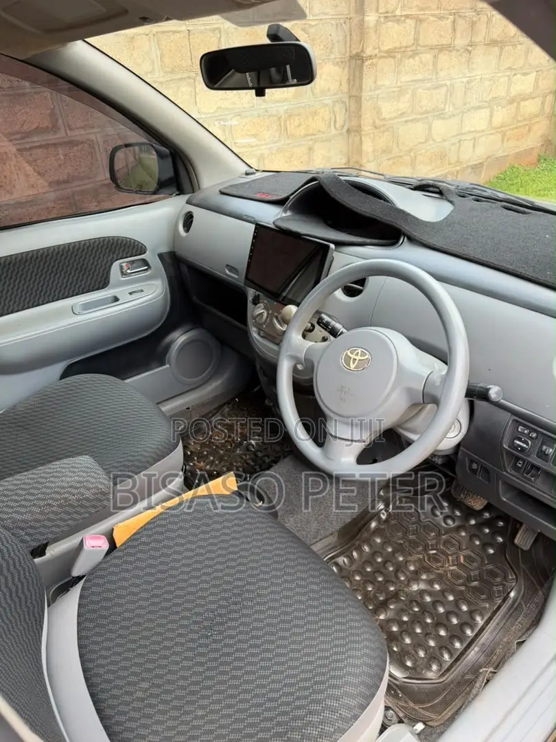 Toyota Sienta 2008 Gray