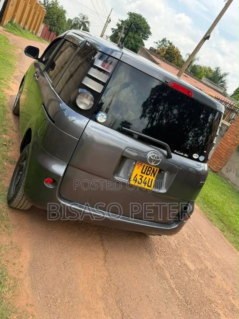 Toyota Sienta 2008 Gray