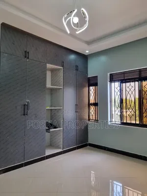 3bdrm Apartment in Muyenga, Central Division for rent