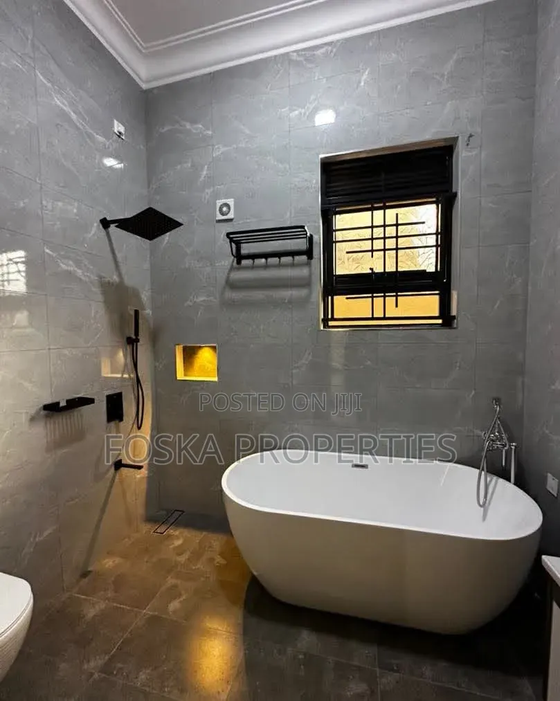 3bdrm Apartment in Muyenga, Central Division for rent