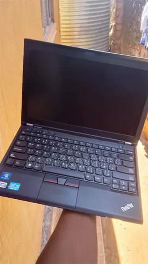 Laptop Lenovo ThinkPad X230 4GB Intel Core 5 HDD 320GB