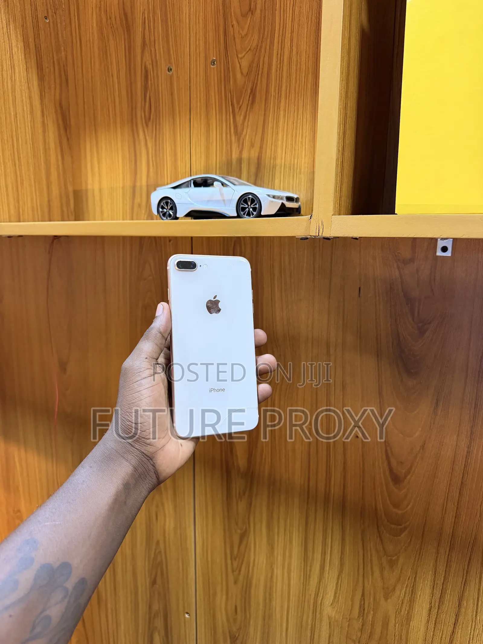 Apple iPhone 8 Plus 64 GB Gold