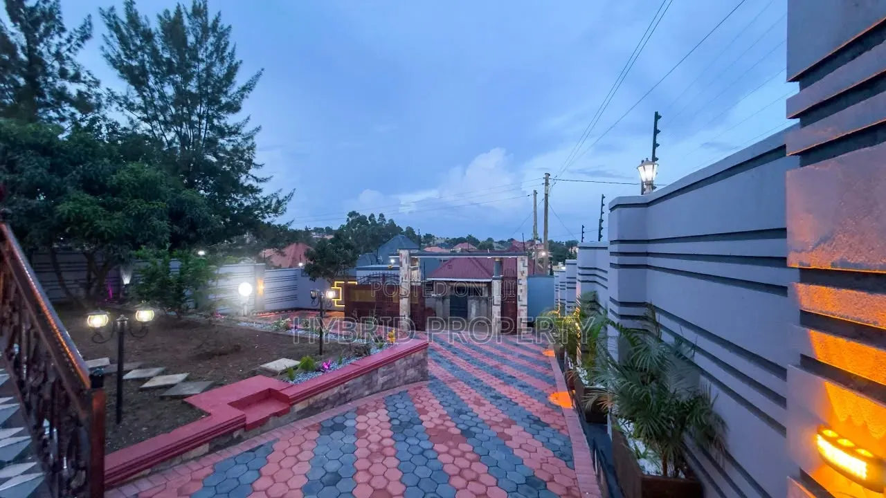 4bdrm House in Kayunga~Wakiso Along for sale
