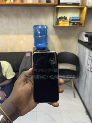 Apple iPhone XR 64 GB Orange