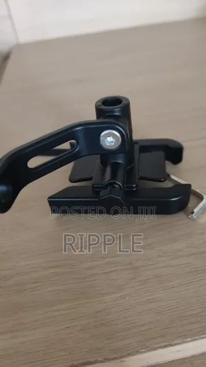 360° Rotating Motorcycle Phone Holder – Metal Handlebar Mount