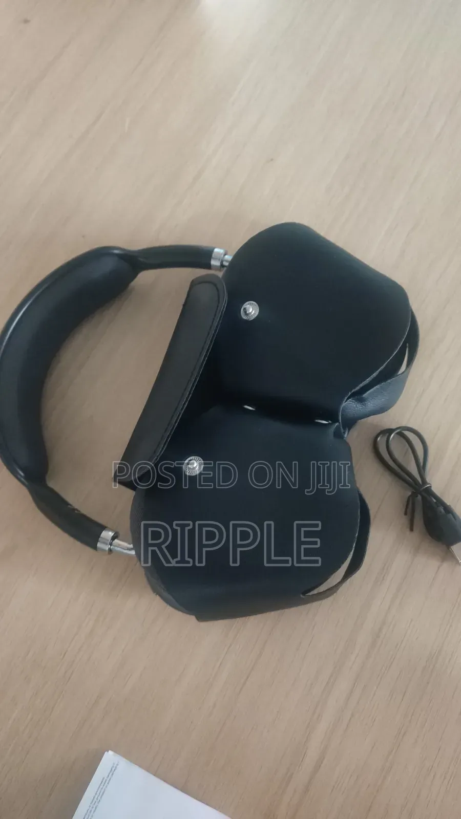 Wireless Bluetooth Headphones – HiFi Stereo & LED Display
Description: