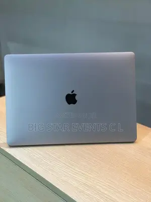 Laptop Apple MacBook Pro 2017 16GB Intel Core i7 SSD 512GB