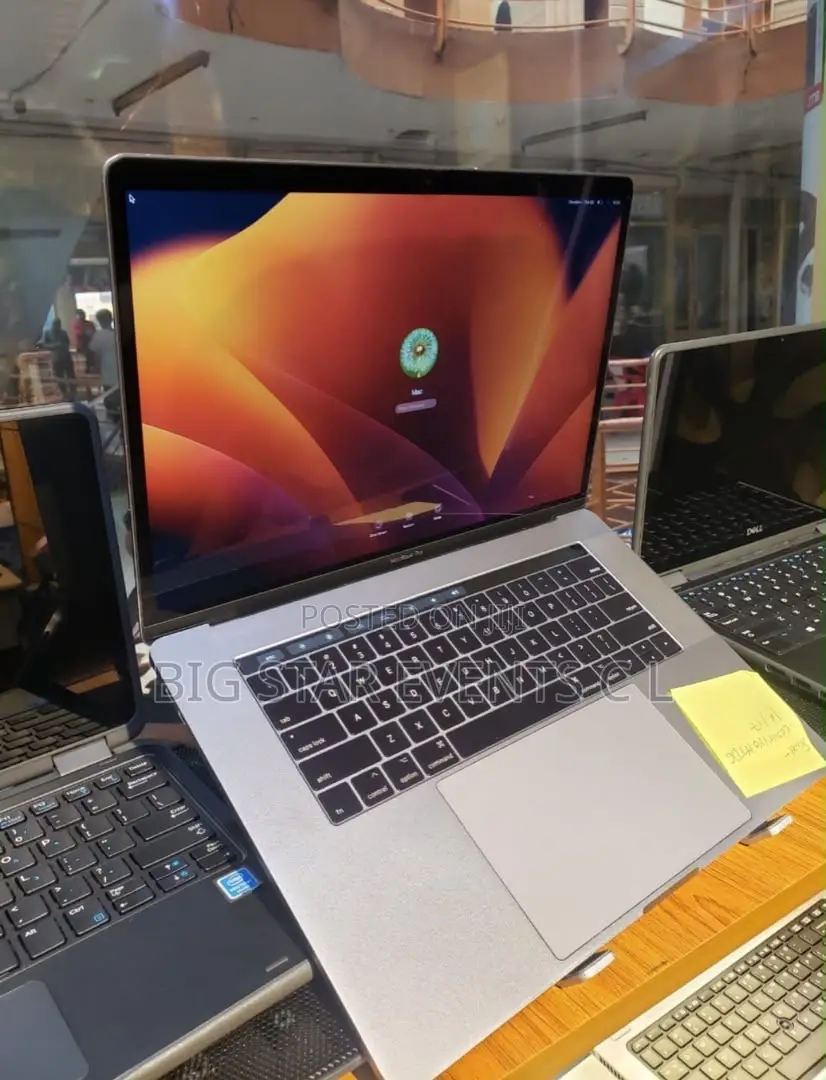 Laptop Apple MacBook Pro 2017 16GB Intel Core i7 SSD 512GB