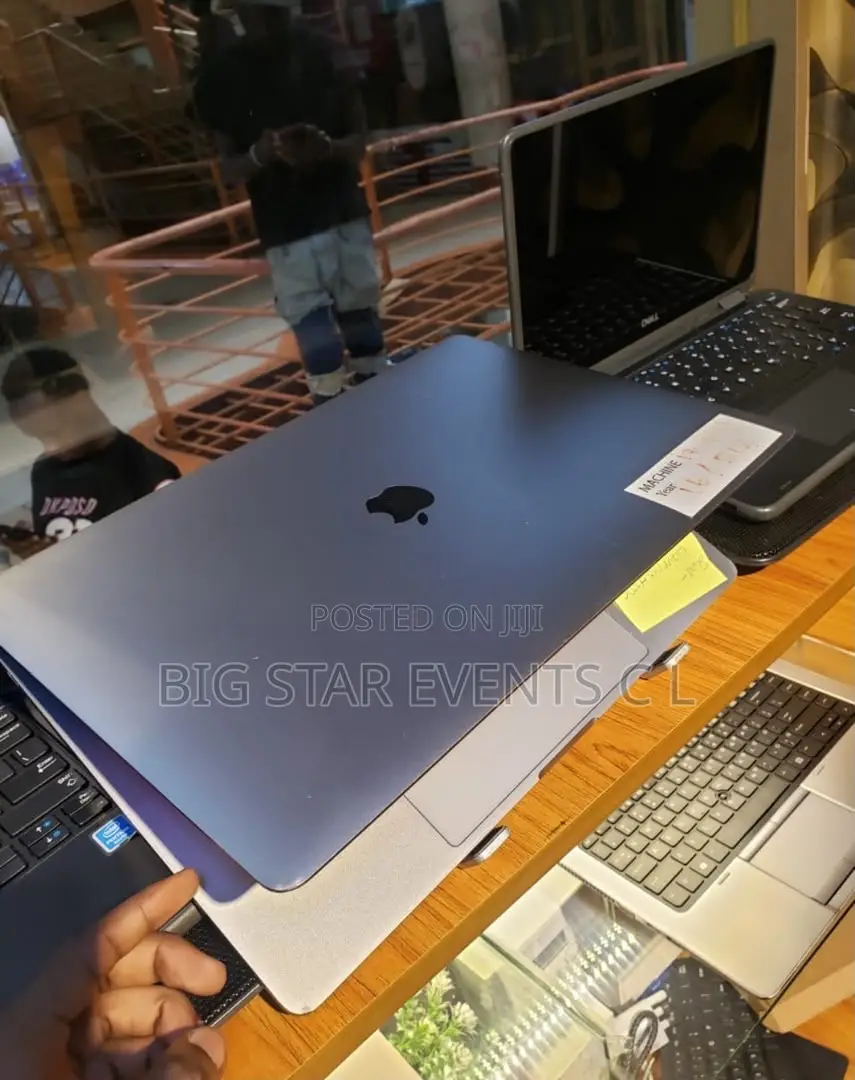 Laptop Apple MacBook Pro 2017 16GB Intel Core i7 SSD 512GB