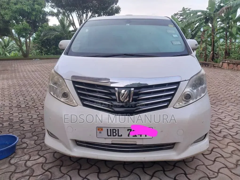 Toyota Alphard 2.4 Petrol FWD 2011 White