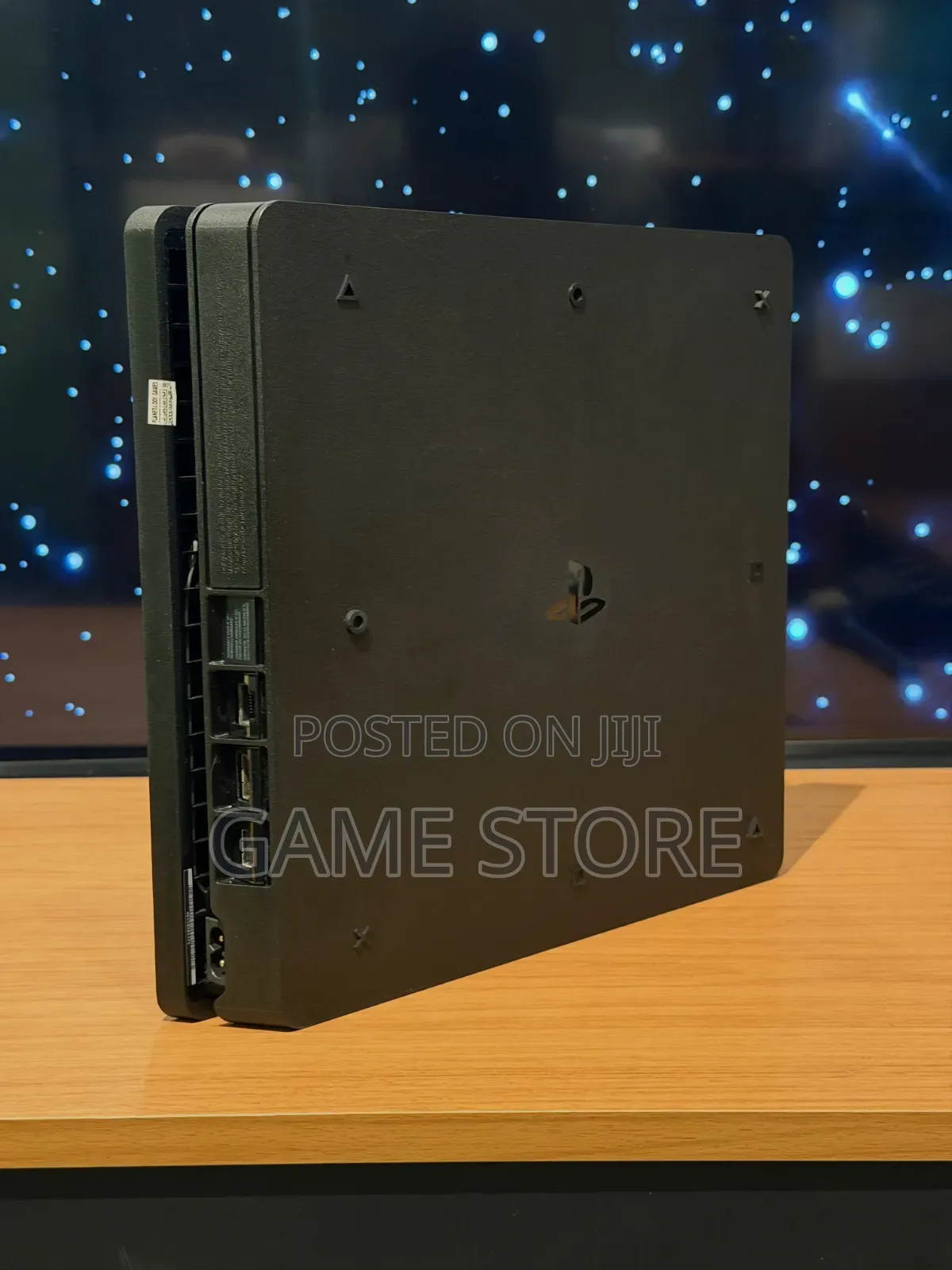 PS4 Slim – The Perfect Partner for Your Weekend Plans!