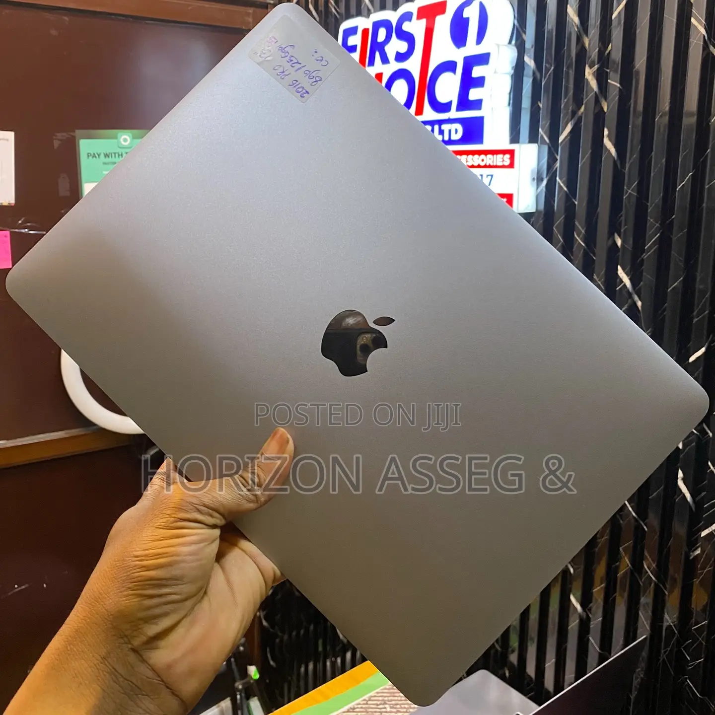 New Laptop Apple MacBook Pro 2016 16GB Intel Core i5 SSD 512GB