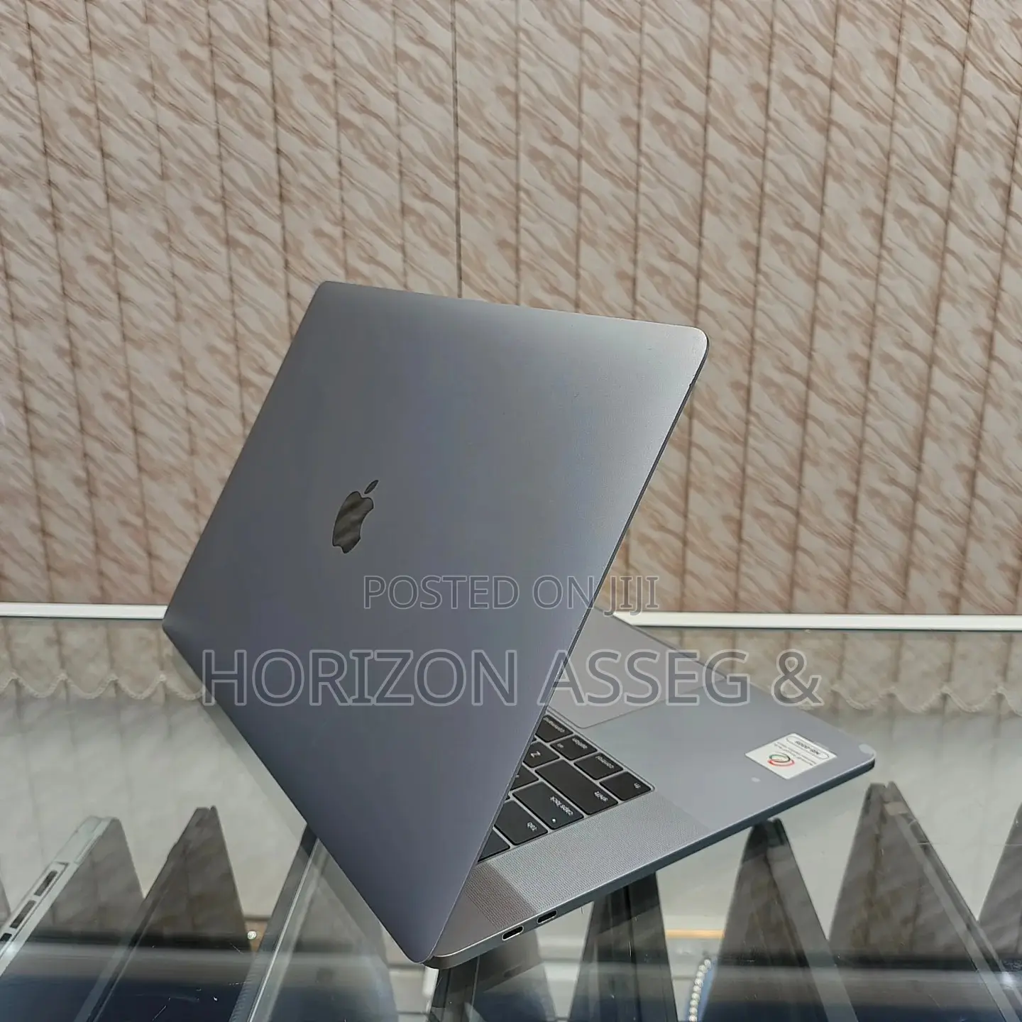 New Laptop Apple MacBook Pro 2016 16GB Intel Core i5 SSD 512GB