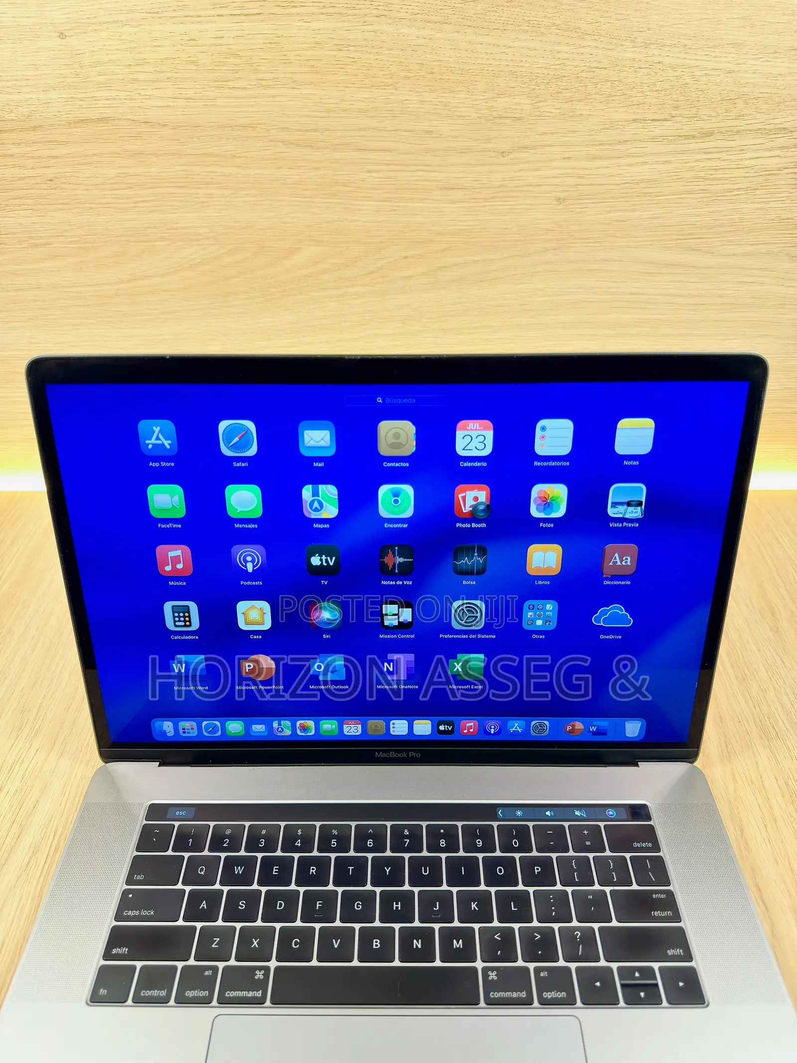 New Laptop Apple MacBook Pro 2016 16GB Intel Core i7 SSD 512GB