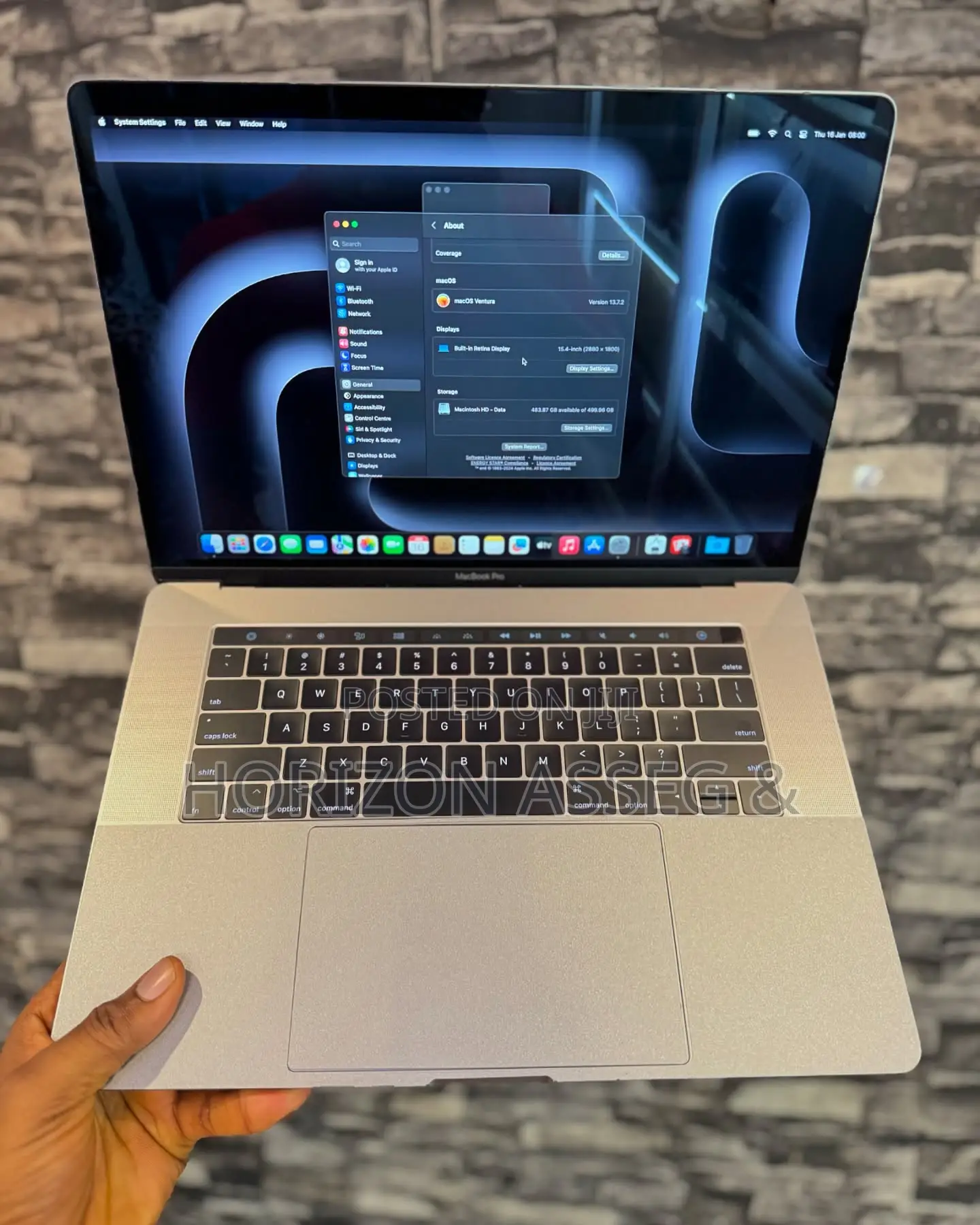 New Laptop Apple MacBook Pro 2017 8GB Intel Core i5 SSD 256GB
