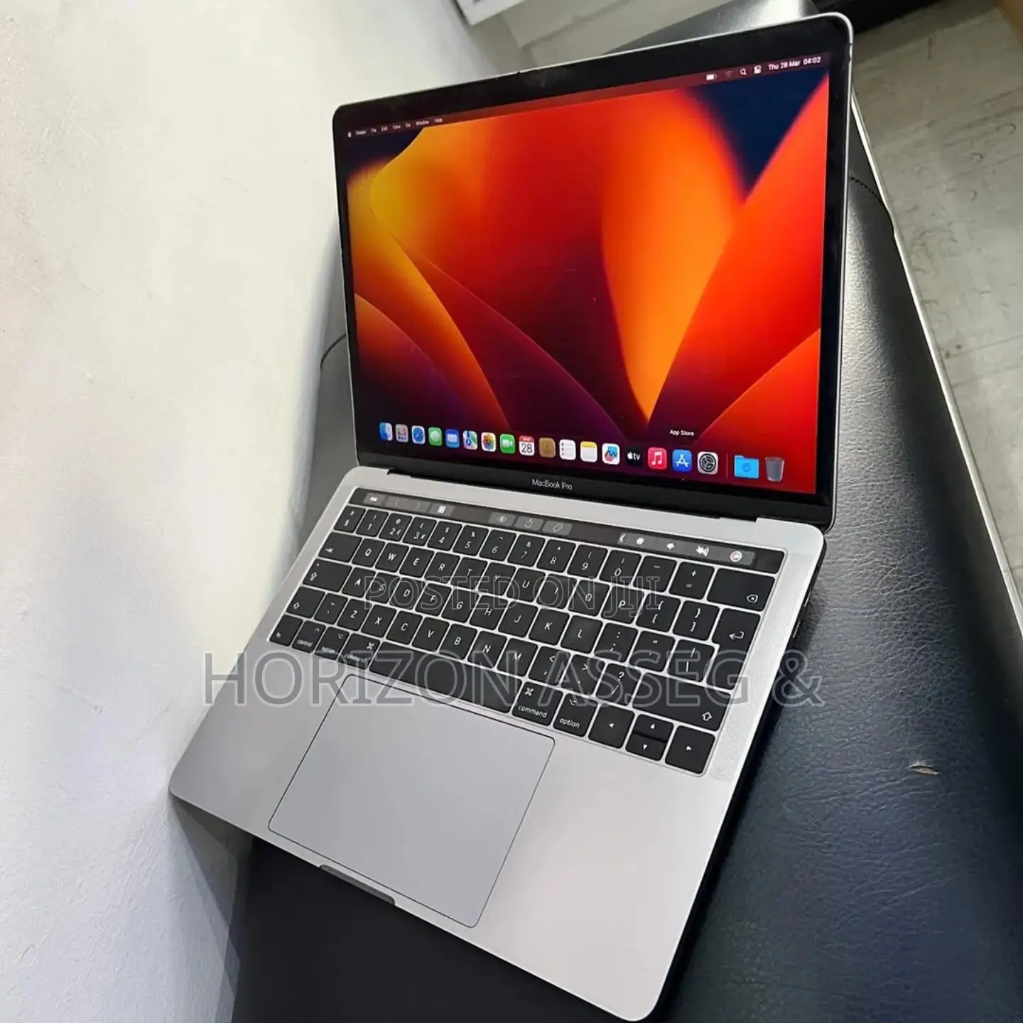 New Laptop Apple MacBook Pro 2017 8GB Intel Core i7 SSD 256GB