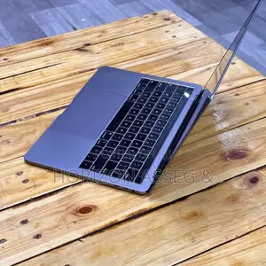 New Laptop Apple MacBook Pro 2018 16GB Intel Core i5 SSD 512GB