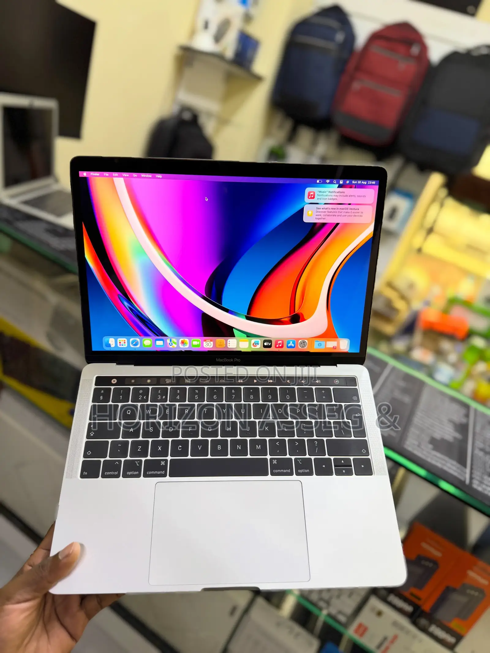New Laptop Apple MacBook Pro 2018 16GB Intel Core i7 SSD 512GB